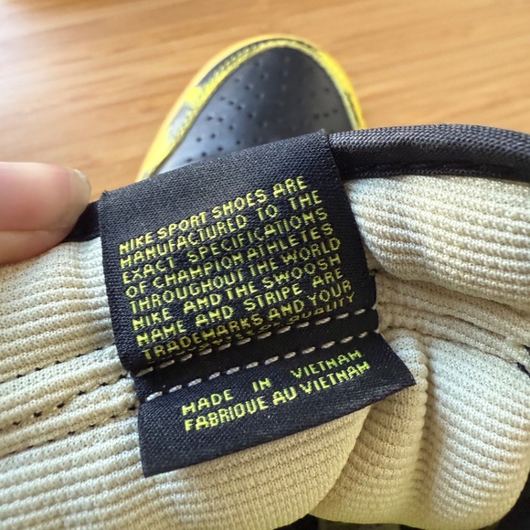 Nike Dunk High 1985 SP "Yellow Acid Wash" sneaker. - Picture 4 of 5